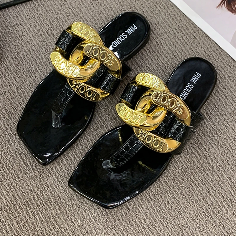 

Шлепанцы женские на ремешке с ремешком на пятке