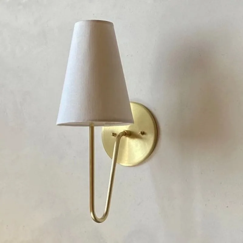 

Медный настенный светильник