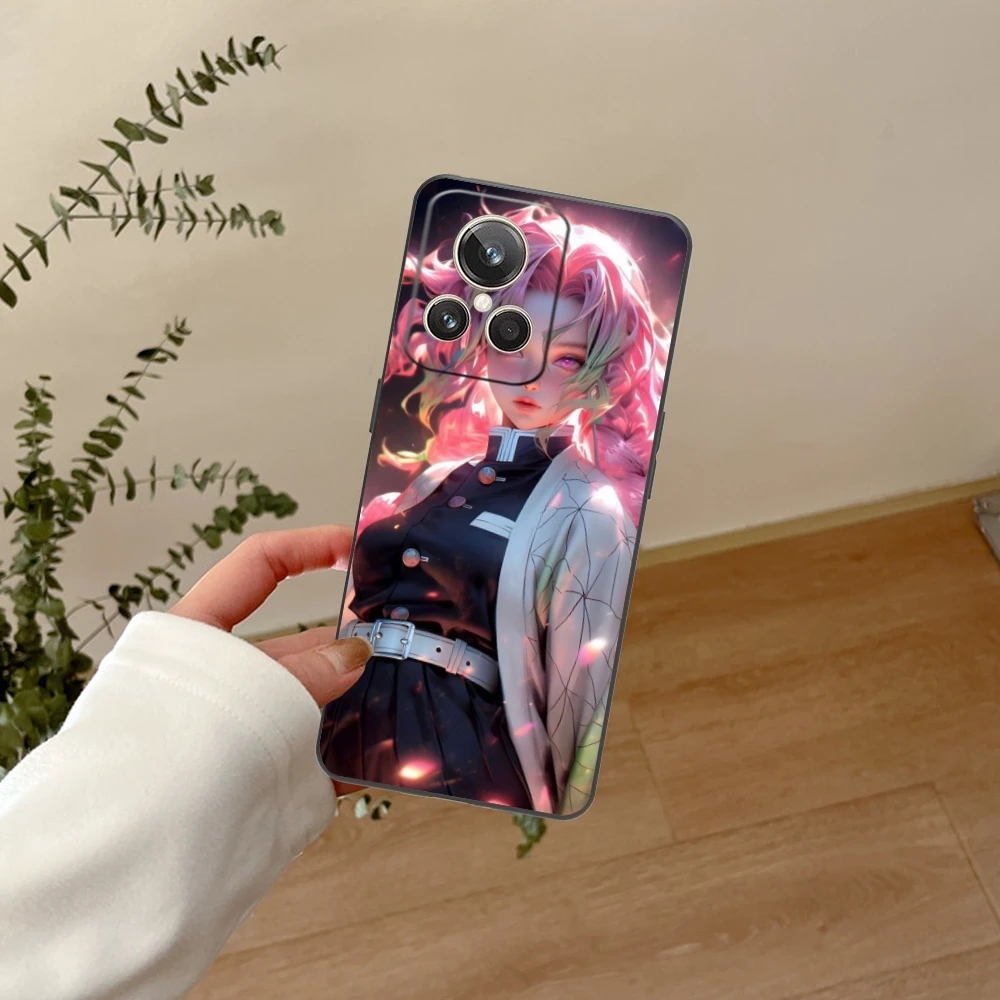 Черный мягкий чехол для телефона с изображением рассекающего демонов