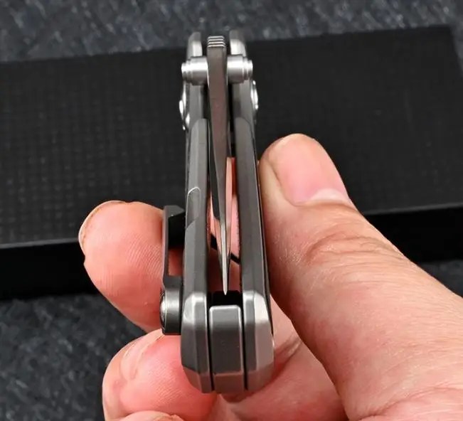 Titanium Alloy Folding Knife Carbon Fiber Knife Handle S35vn Steel Outdoor Camping Security Pocket Portable Military Knives enlarge