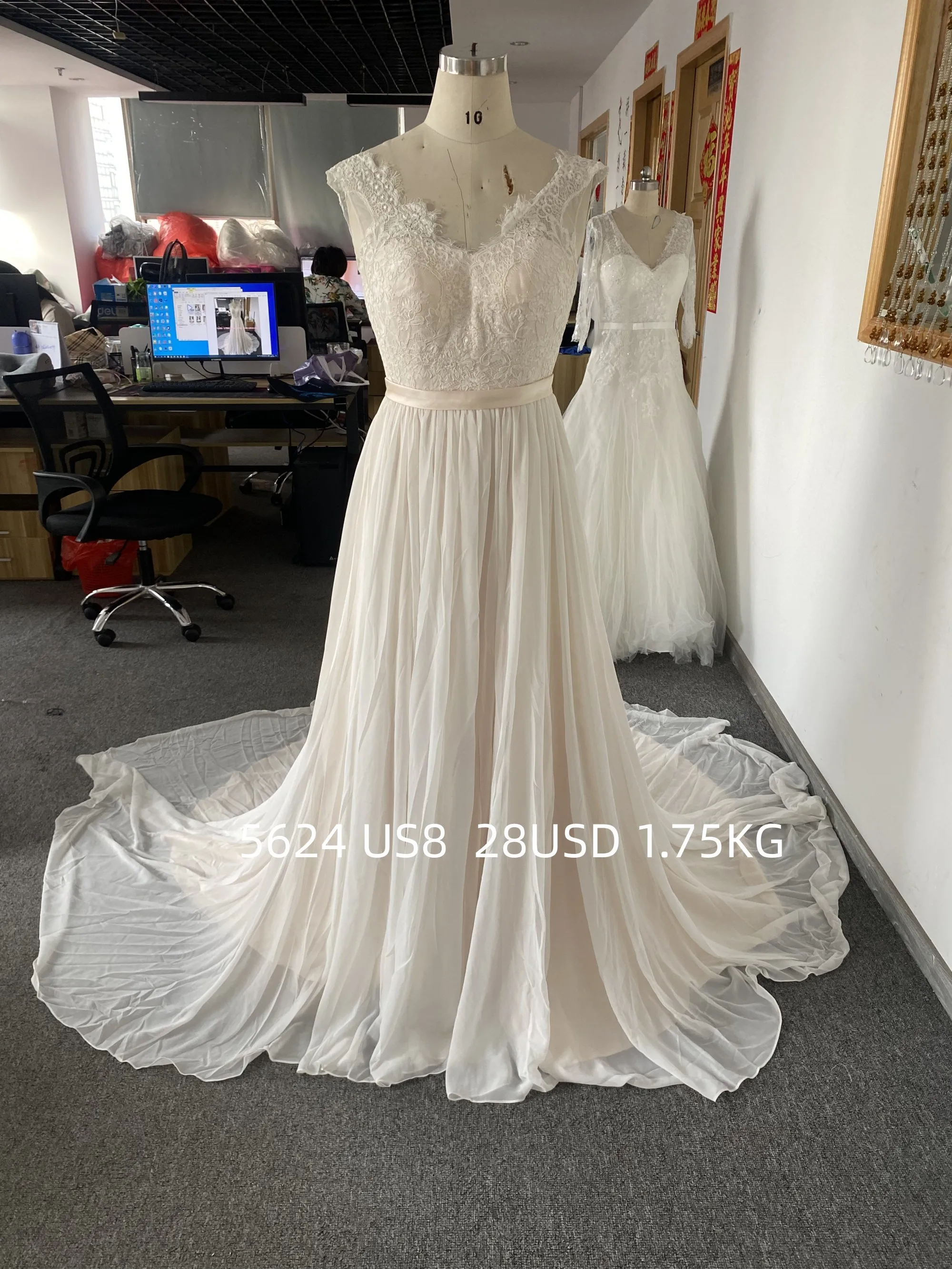 

CloverBridal Worthy Light Champagne A-line Chiffon+Lace Wedding Dress 2023 Discount Chapel Train Low Back Bridal Gown 5624