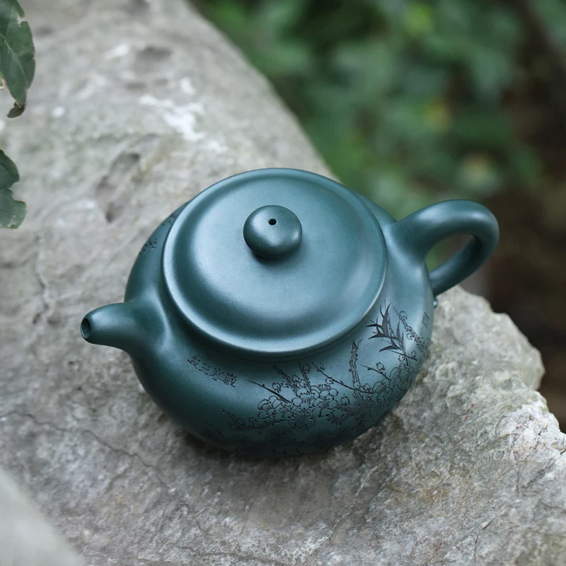 Рисунок 5 - Чайник из фиолетовой глины Yixing ручной работы