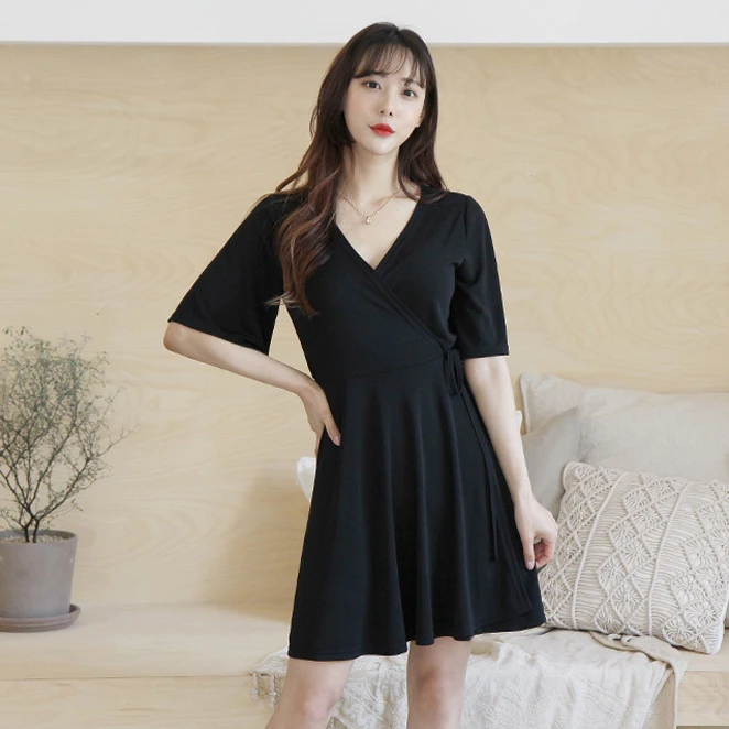 

브리튼 랩 미니 원피스