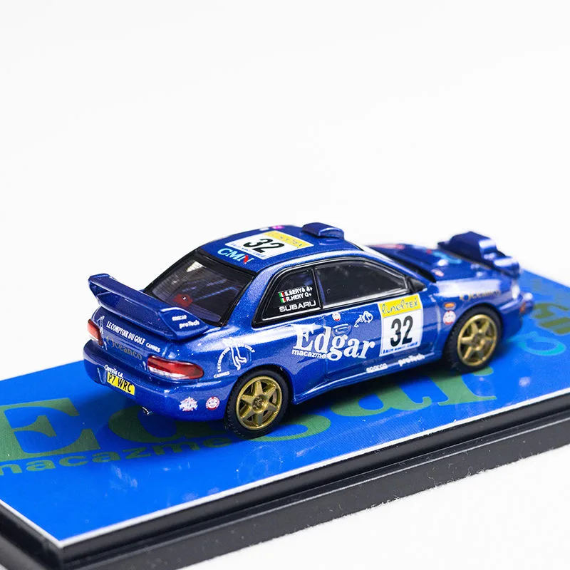 Модель автомобиля из окрашенного сплава FineWorks 1:64 Subaru WRX GC8 WRC с раллийной тематикой