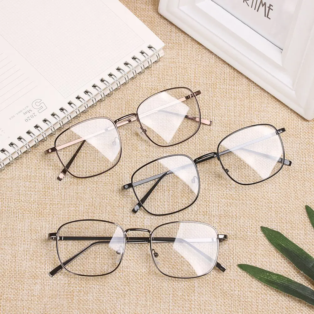 

1PC Luxury Metal Eyeglasses Frame for Women Retro Elegant Portable Vintage Square Spectacles Men Optical Glasses Eyewear