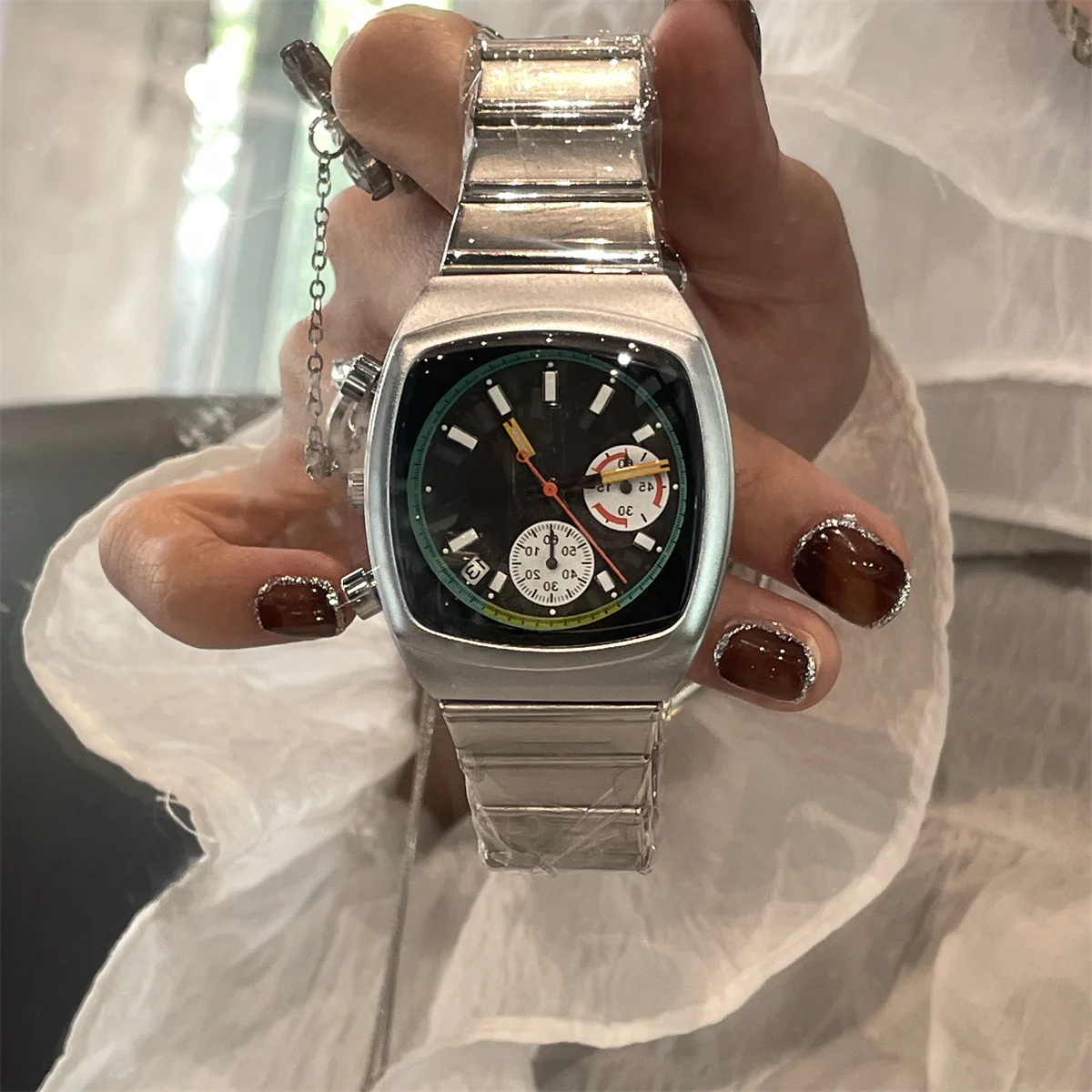 Часы наручные женские кварцевые