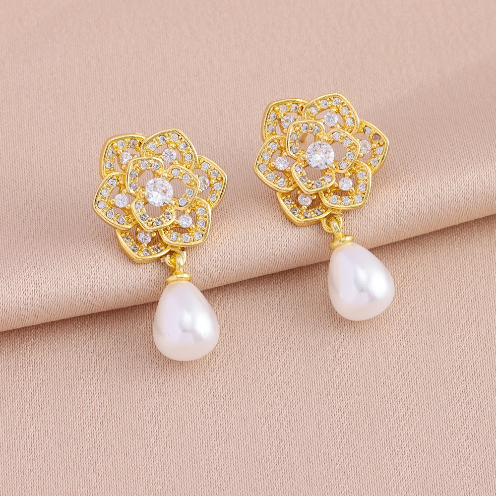 Женский комплект из колье и серёг циркона жемчуга