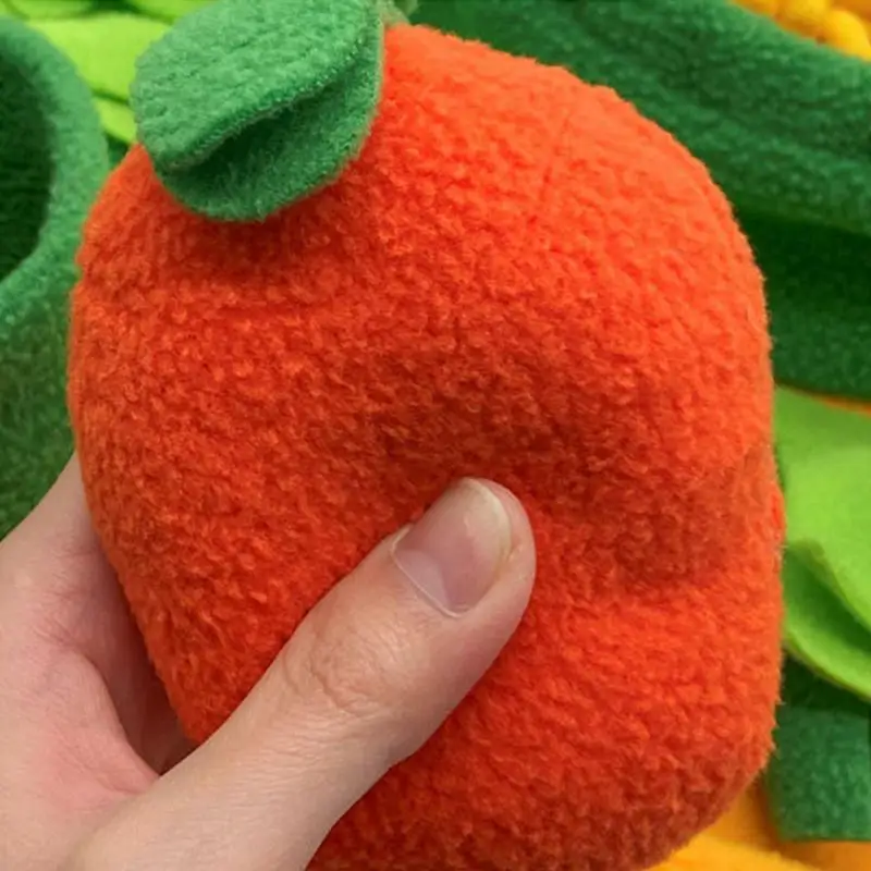 Переносной интерактивный коврик с двумя пищалыми морковриками для собак