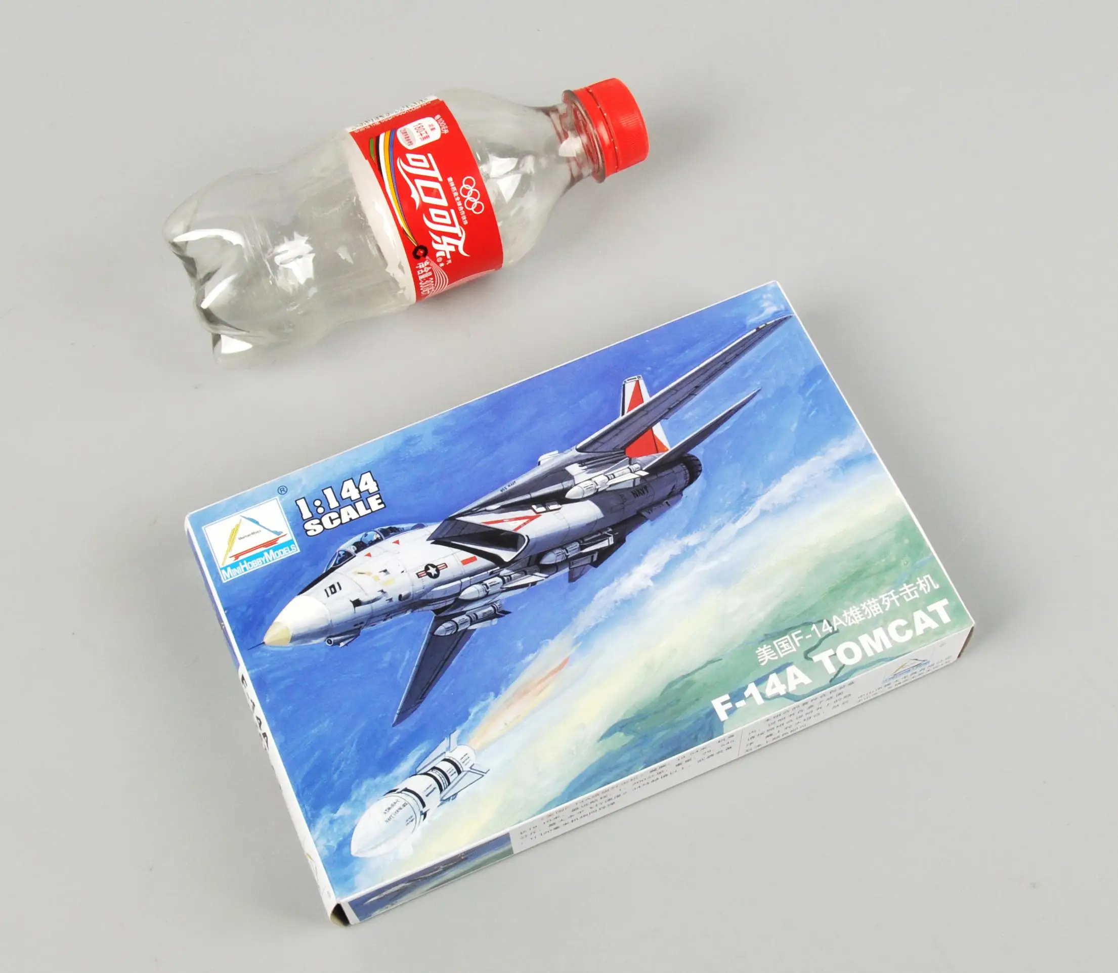 Hobby Boss 80408 1/144 US F-14A модель TOMCAT kit |
