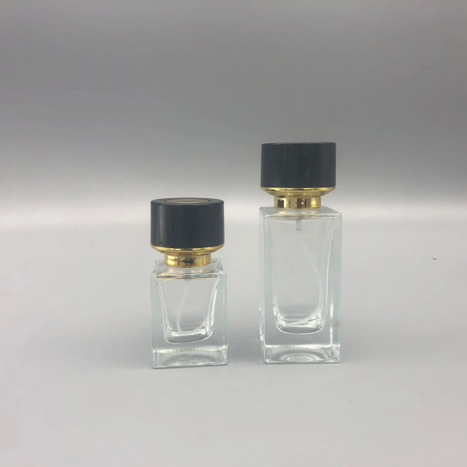 

5PCS 30ml 50ml Black Gold Round Lid Premium Perfume Bottle Portable Perfume Separate Cosmetics Spray Glass Refillable Bottles