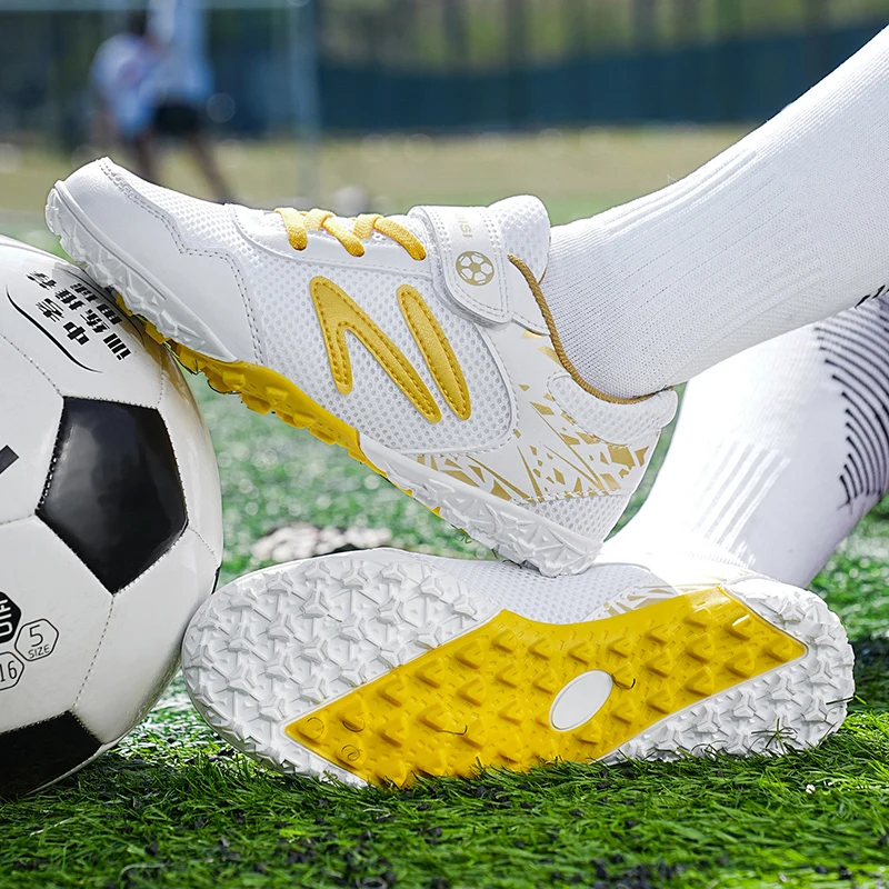 Оптовая продажа с фабрики 2024 новые детские футбольные ботинки кроссовки для