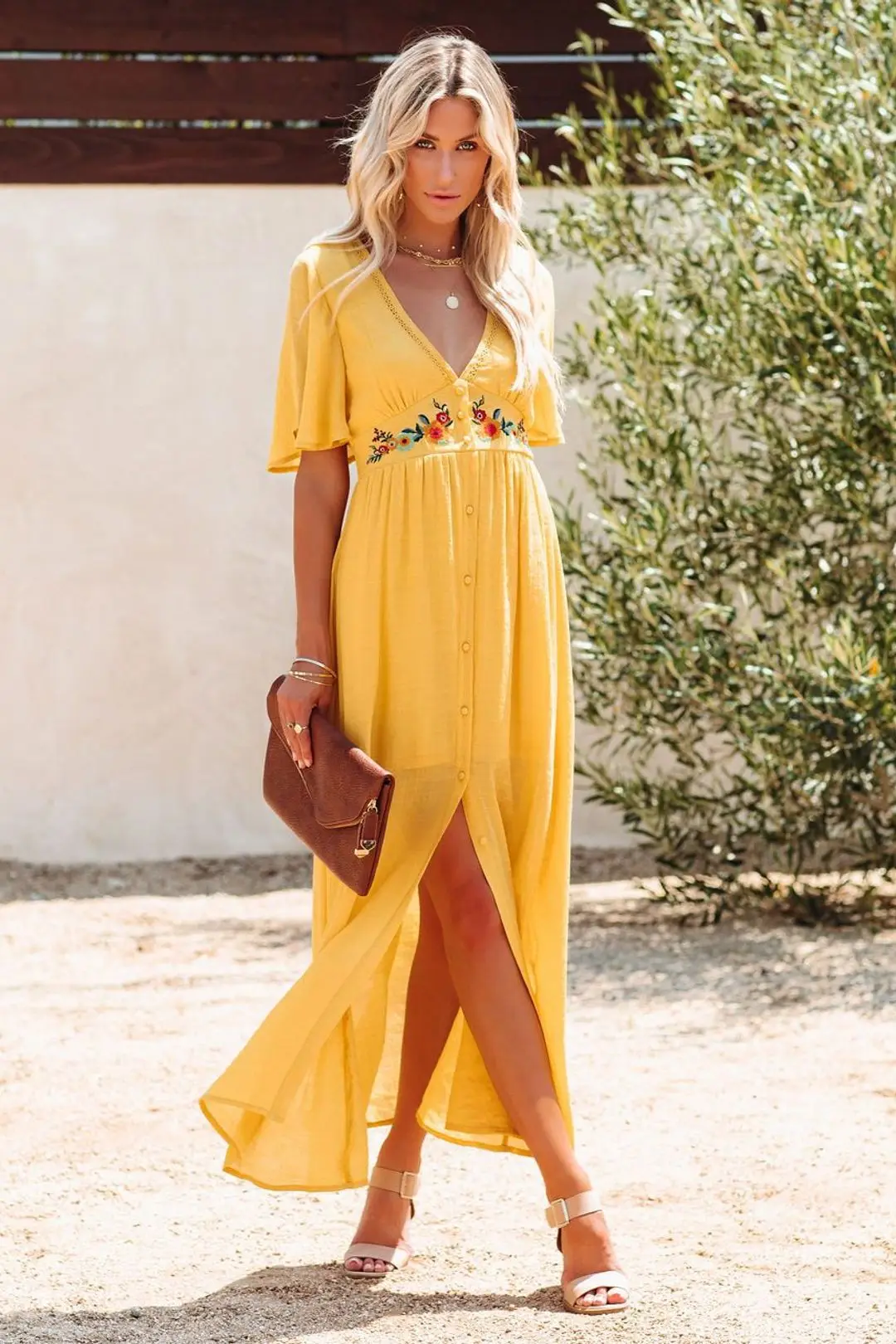 

2022 Embroidery temperament long skirt temperament commuting high waist cardigan yellow solid color dress