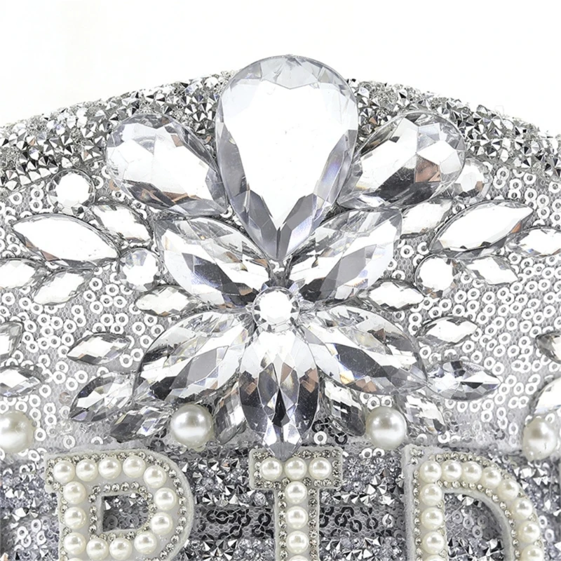 Рисунок 5 - Блестящая шляпа невесты с бриллиантами