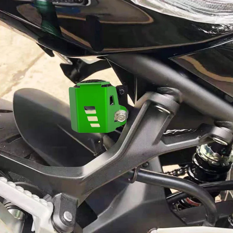 

CNC Aluminum For KAWASAKI VERSYS 300 X300 VERSYS300 Motorcycle Rear Brake Fluid Reservoir Guard Cover Protector Oil Cup Guard