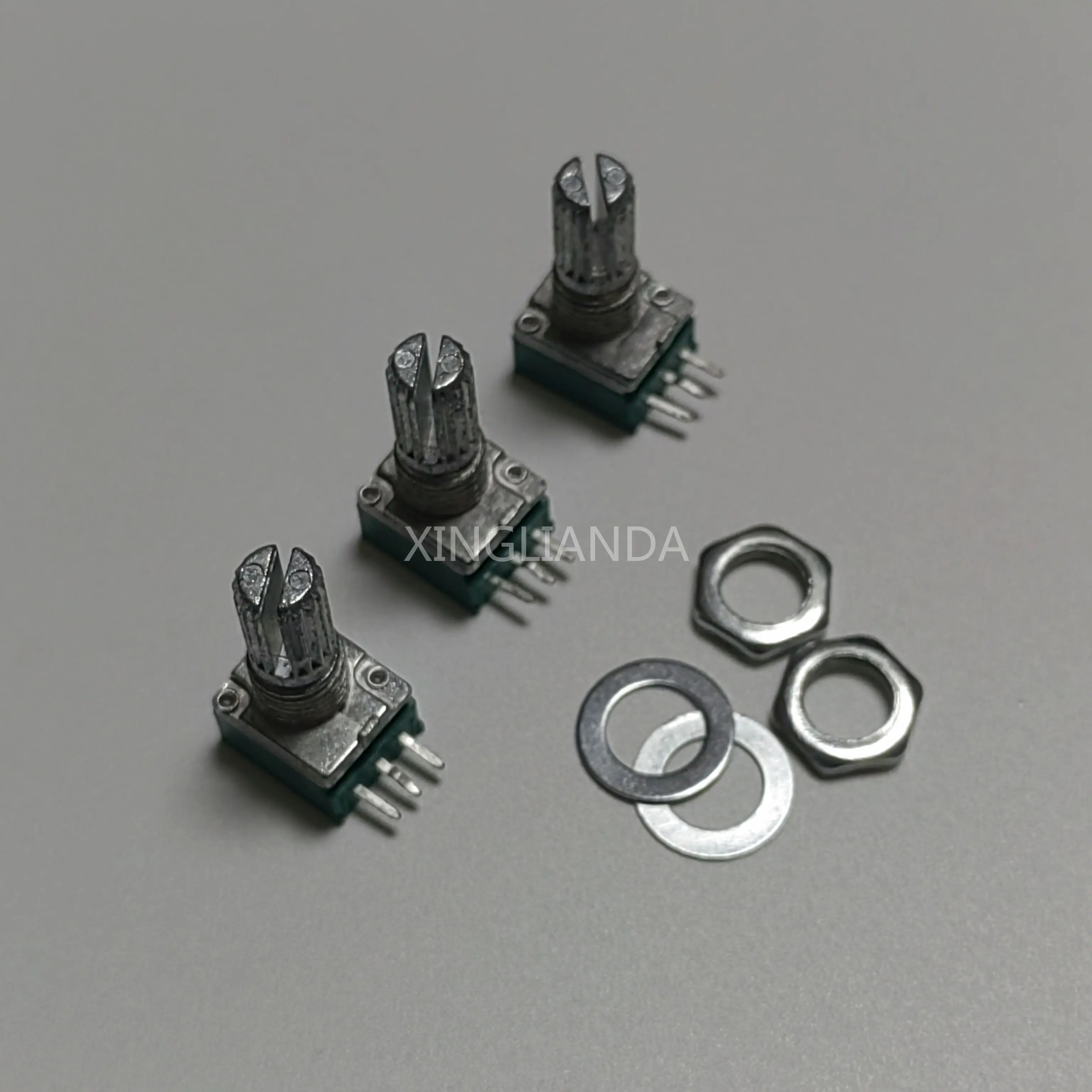 20 шт. RV097 3PIN 1K 5K 10K 20K 50K 100K 500K (без переключателя) аудио вал 15 мм уплотнительный