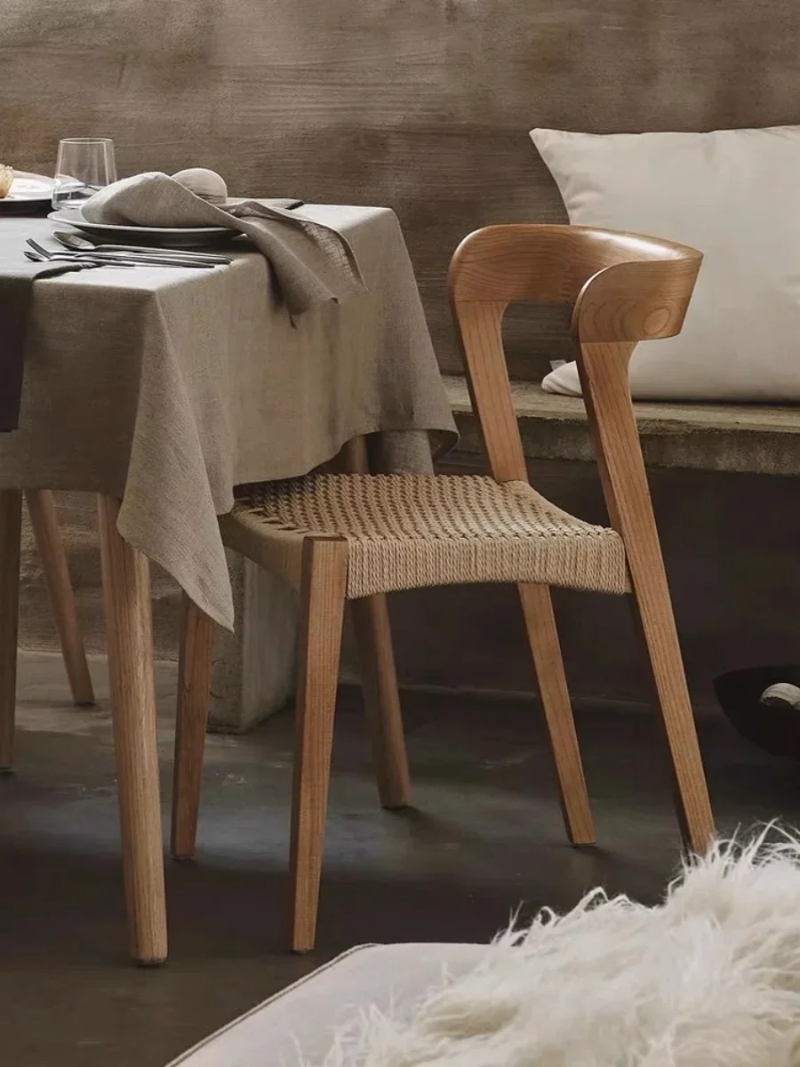 Современный удобный обеденный стул с деревянной спинкой банкетный для дома