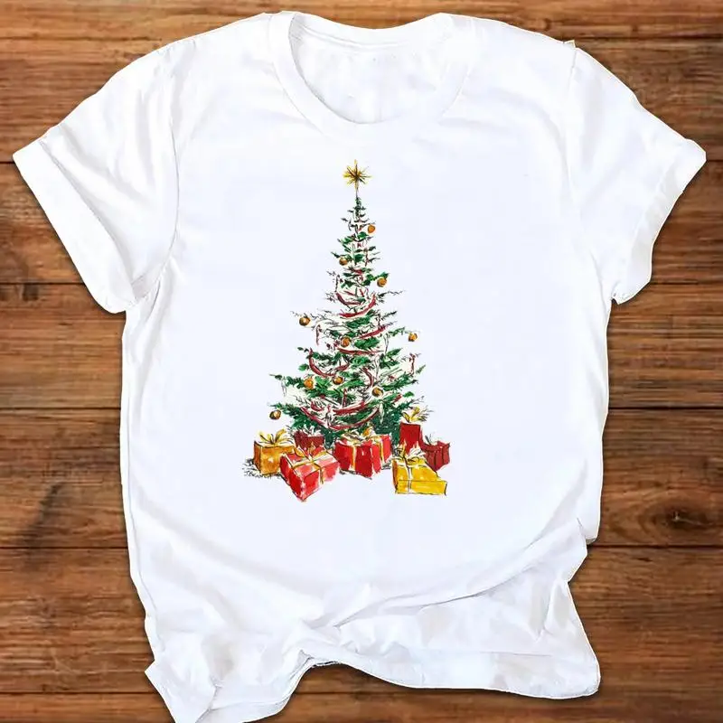 

Женская футболка с коротким рукавом и принтом в виде дерева