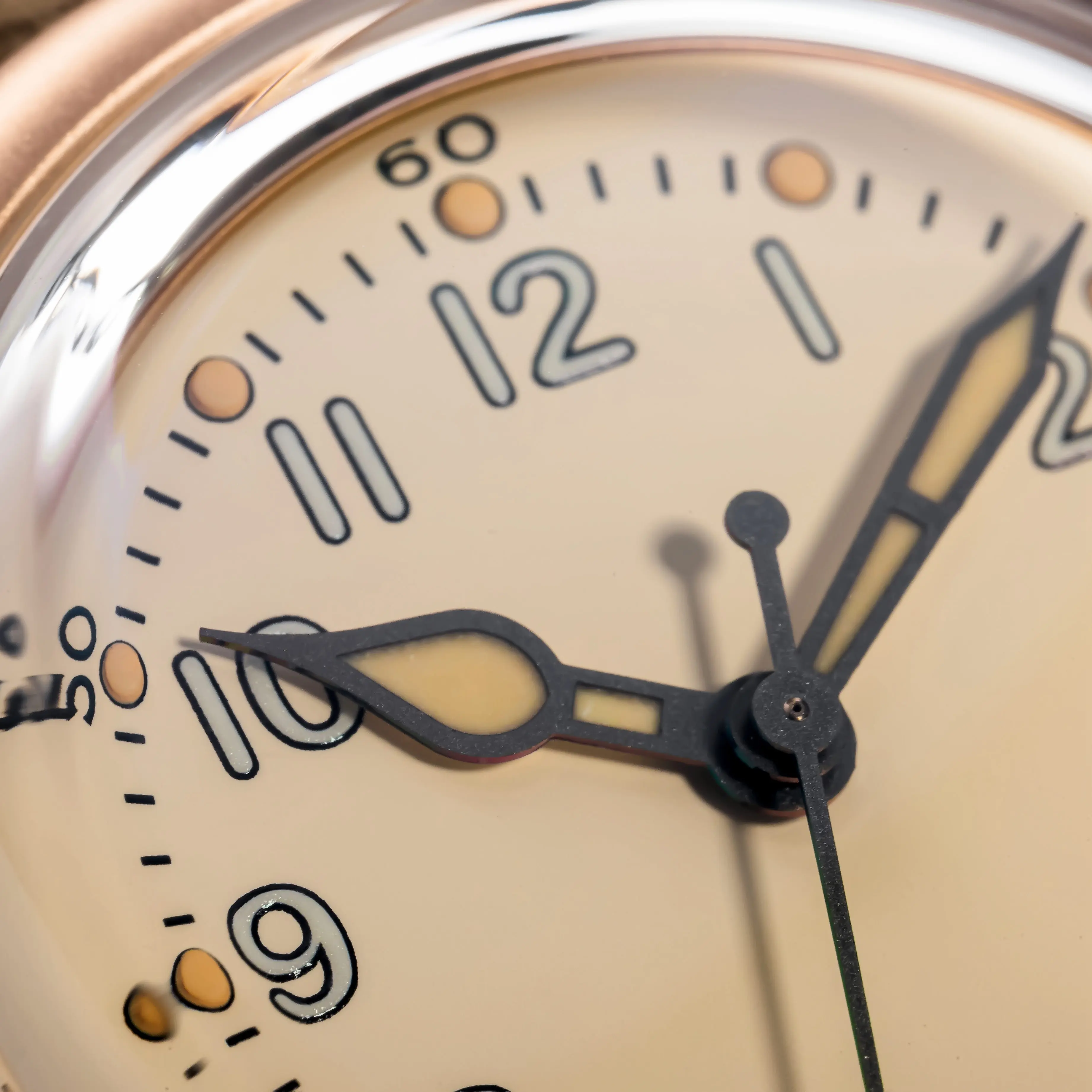 Часы наручные женские с сапфировым стеклом 36 мм 150 м