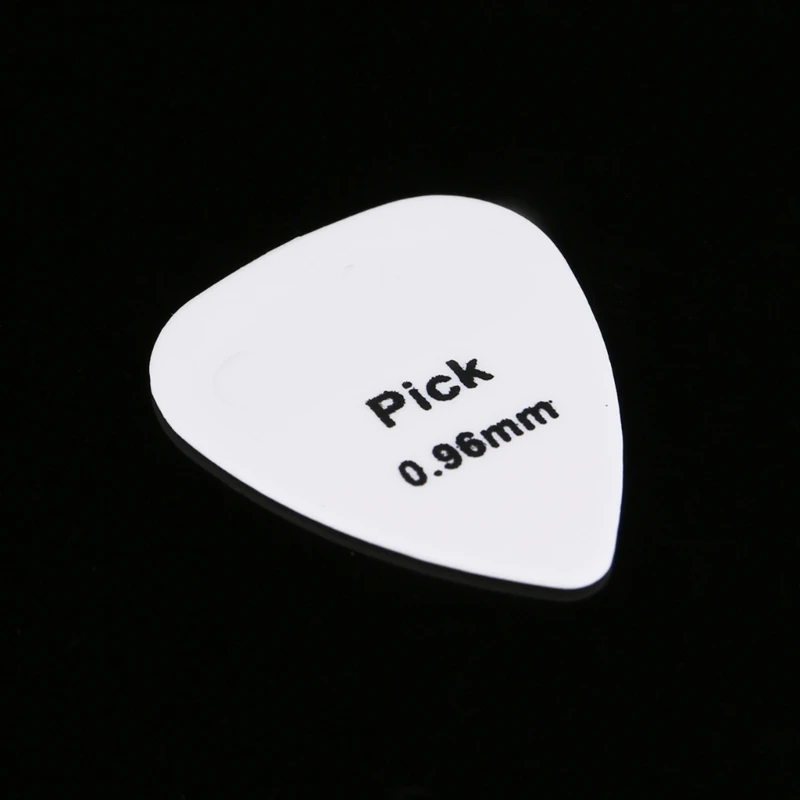 F1FD Медиатор 40в1 для футляра пластиковый микс цвет 0 58-1 50 случайный