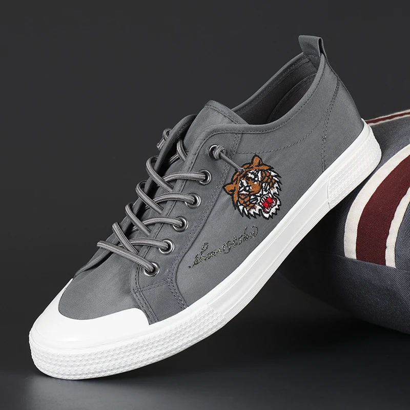 

Spring New Arrival Fashion Slip-on Men Casual Shoes Outdoor Anti-skid Hard-wearing Footwear Soft Comfort Breathable Flats Shoes