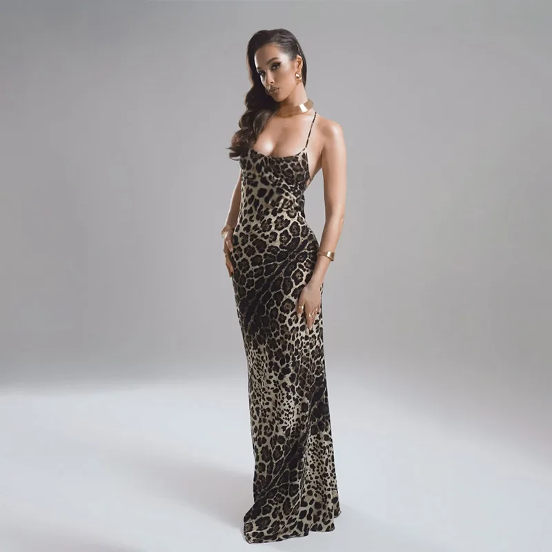 Женское длинное платье без рукавов с леопардовым принтом и открытой спиной