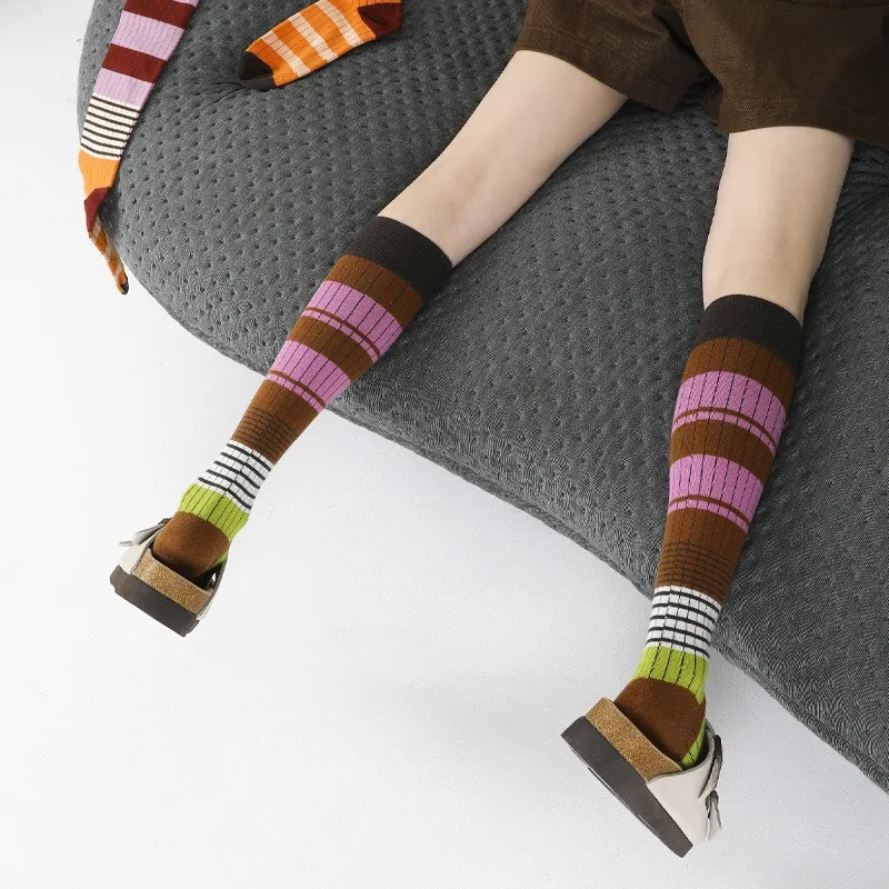 Женские зимние чулки до колена модные красочные полосатые длинные носки женские