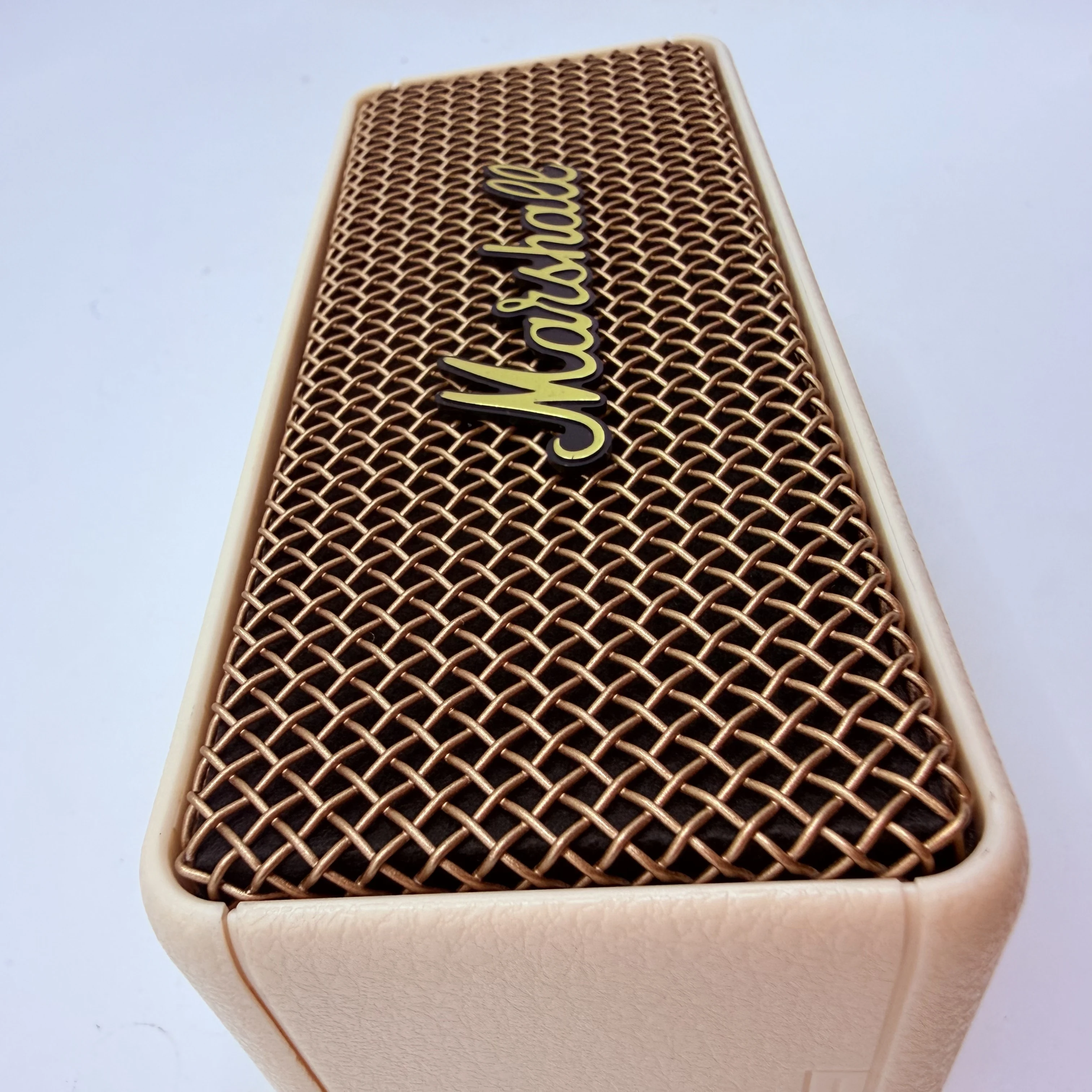 Фото Портативная Bluetooth-колонка Marshall Emberton III из ПВХ-пластика, ретро-дизайн, беспроводное стерео, 32 часа работы, мини-колонка №4