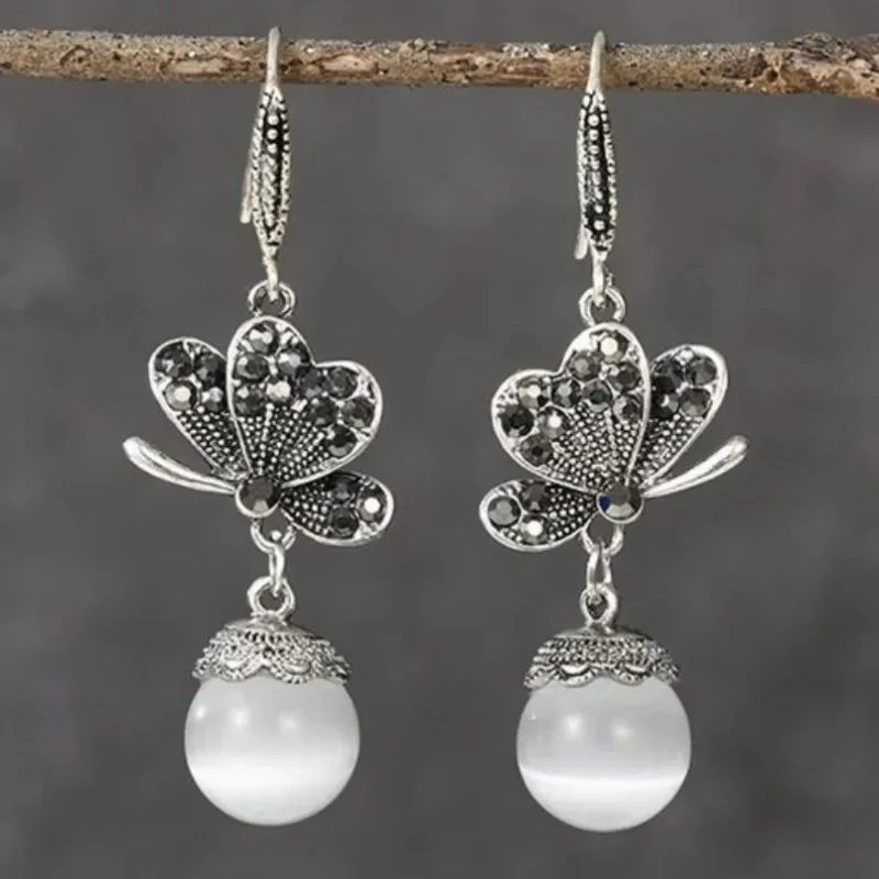 

Vintage Drop Earrings For Women Antique Silver Butterfly Insect Imitation Moonstone Dangle Earrings Party Jewelry Gift