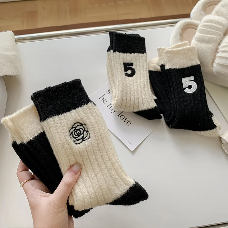 

Camellia Woman Sock Embroidery for Women Socks Casual Kawaii Fashion Warm Comfortable Sox Soft Cotton Autumn Winter Stockings