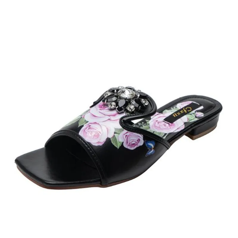 

Lady Sandals 2022 Summer New Flower Rhinestone Thick Heel Women's Sandals Ethnic Style Embroidered Low-Heel Slippers Flip Flops