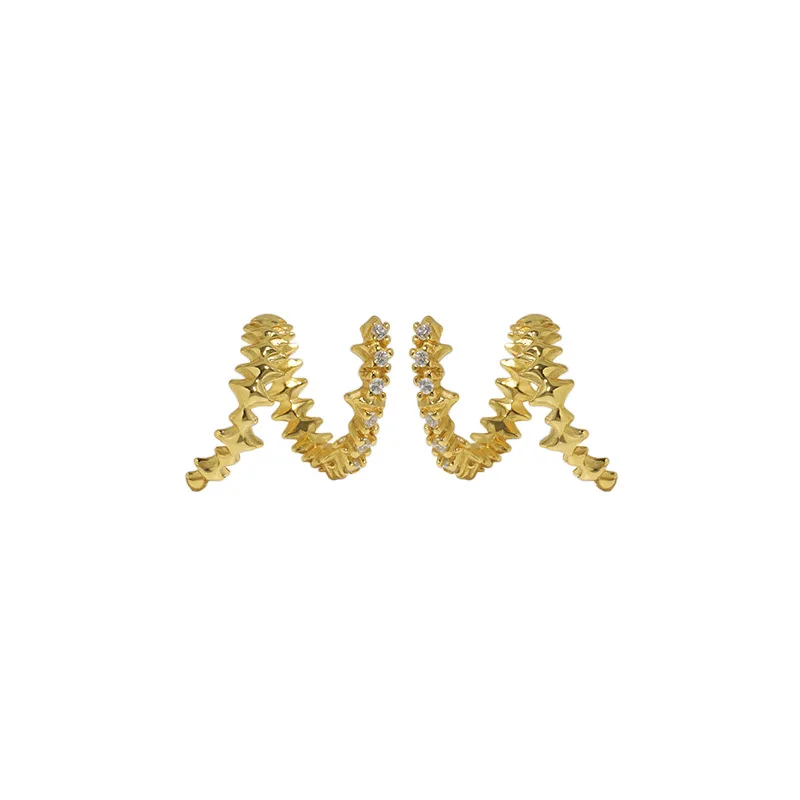 

Серьги-гвоздики из серебра 925 пробы в виде змеиной кожи