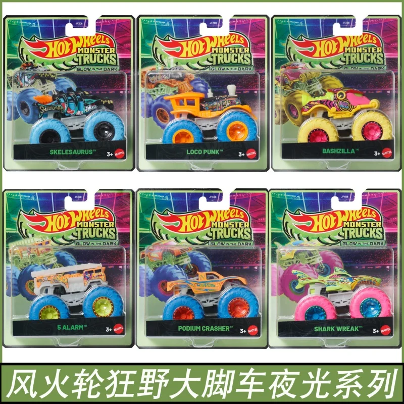 Фото Коллекционная модель грузовика Mattel Hot Wheels Monster Trucks Glow-in-the-Dark Shark Wreak JFX08 — светящаяся в темноте игрушка для мальчиков от 3 лет. №2