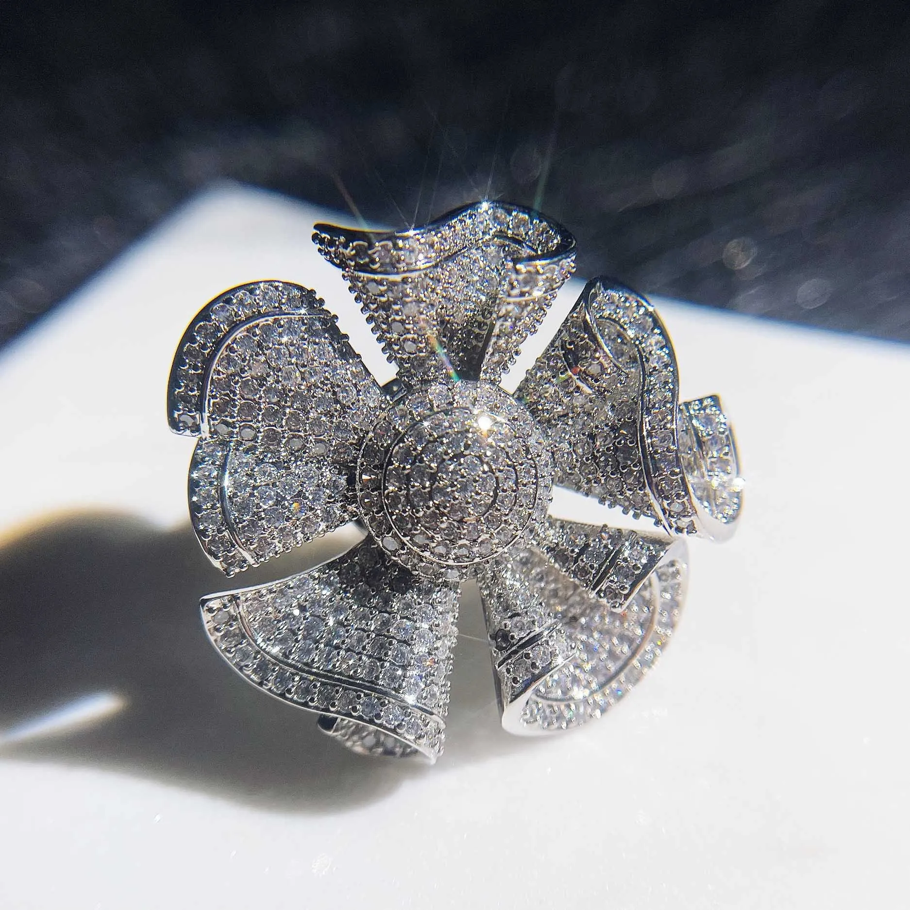 

Top Luxury Micro Set Diamond Bracelet Opening Bracelet Super Flash Hearts and arrows High Carbon Diamond Ring Banquet Wedding