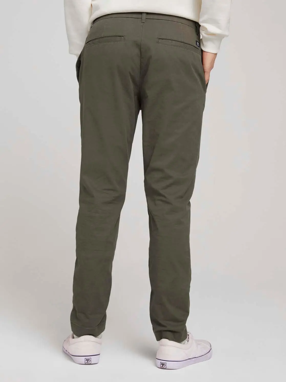 Брюки tom tailor мужские. Брюки tailored мужские. Том тейлор брюки белые travis-slim. Чиносы мужские синие. Брюки том тейлор мужские.