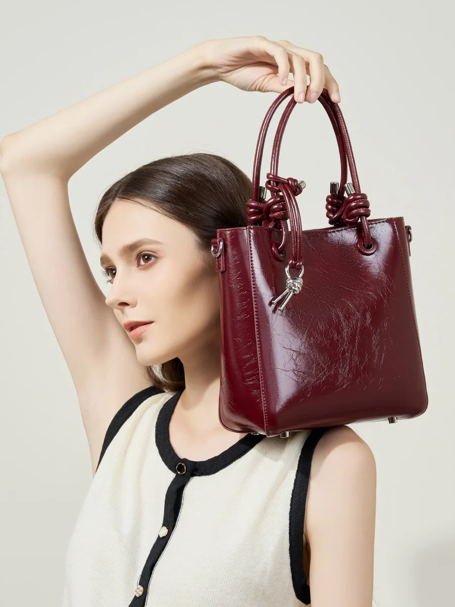 Женская сумка из натуральной кожи роскошная через плечо воловьей с сумкой