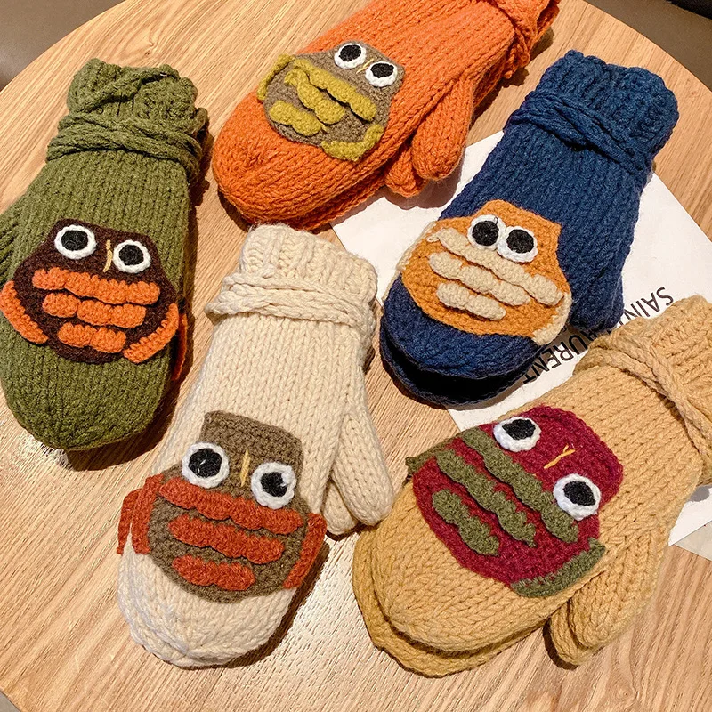 Korean Version Winter Fleece Thickened Warm and Cold Resistant Halter Neck Cute Cartoon Woolen Gloves / Student Cycling Gloves