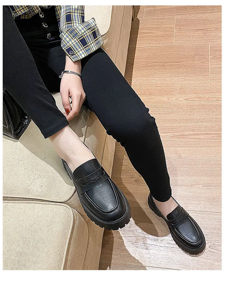 Fashion Spring Casual Women Shoes Platform PU Leather Flats Slip-On Mom Shoes Preppy little white shoes for women Large size