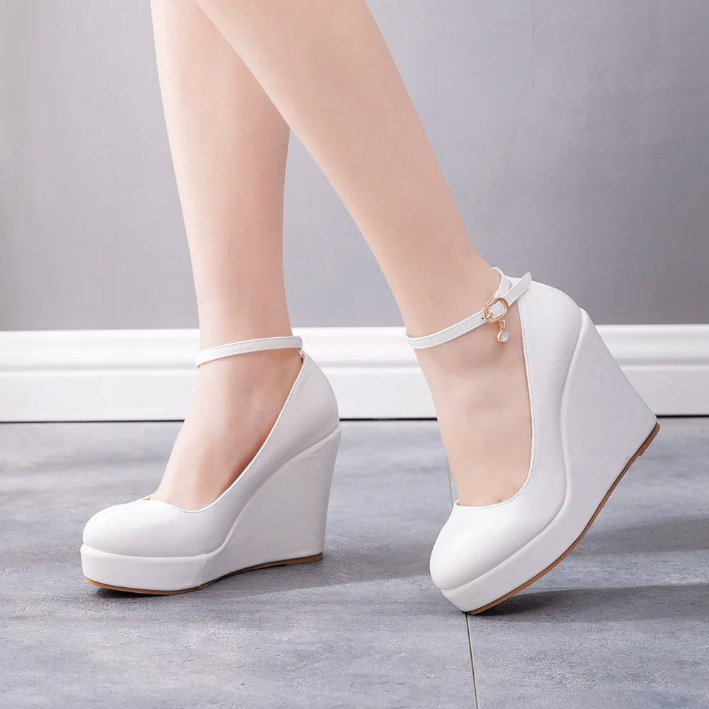 Женские туфли-лодочки с круглым носком из ПУ кожи