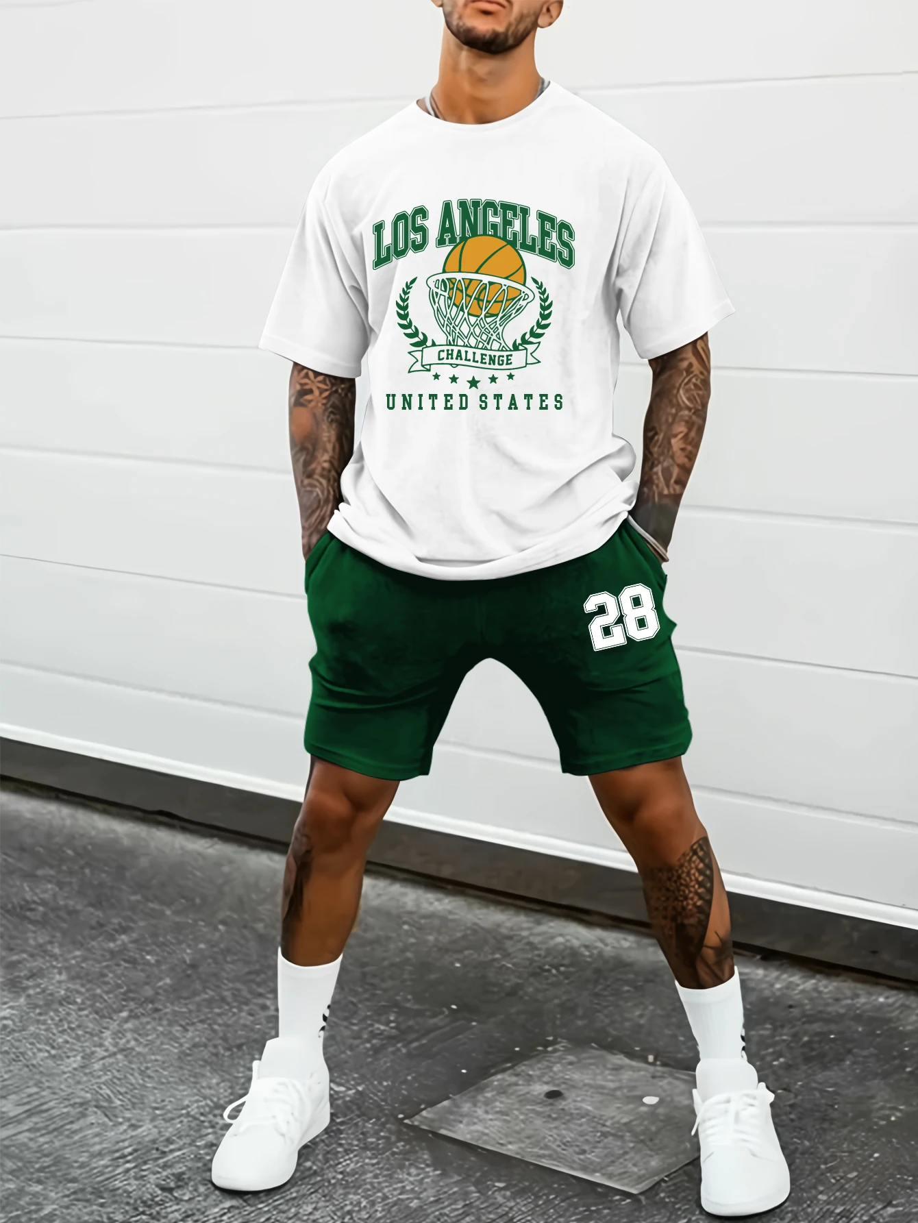 Костюм мужской из двух предметов с короткими рукавами и круглым вырезом