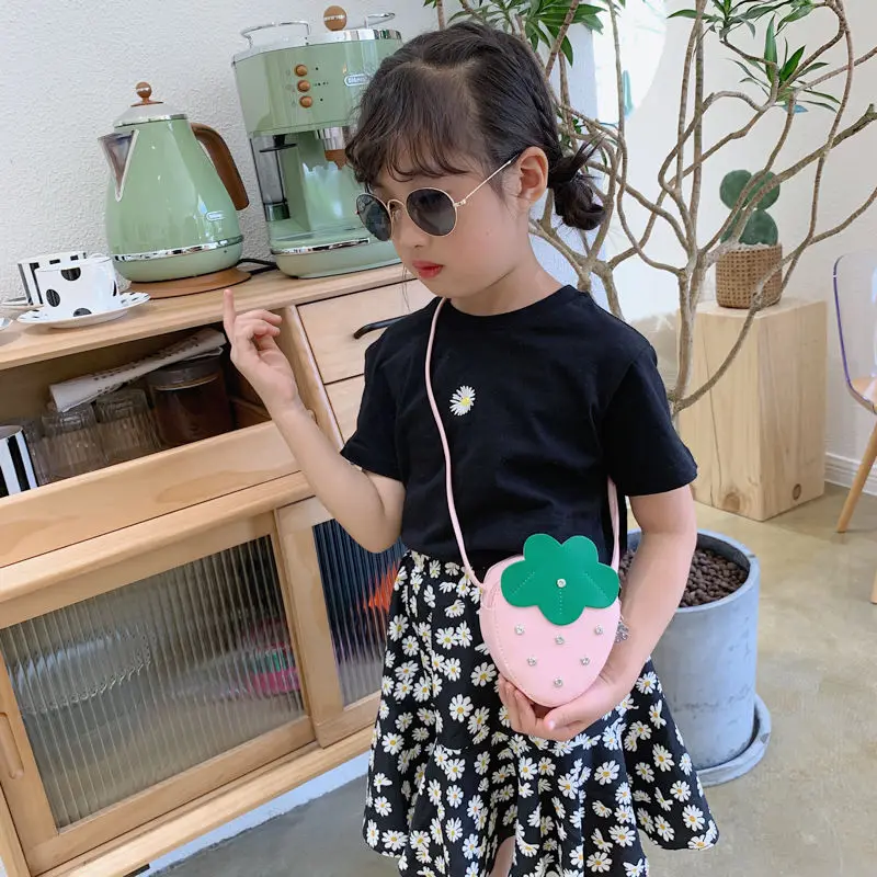 Cute Strawberry Girls Mini Crossbody Bags Fashion Princess Money Shoulder Bags Kids Gifts Lovely Children Small Purse Handbags