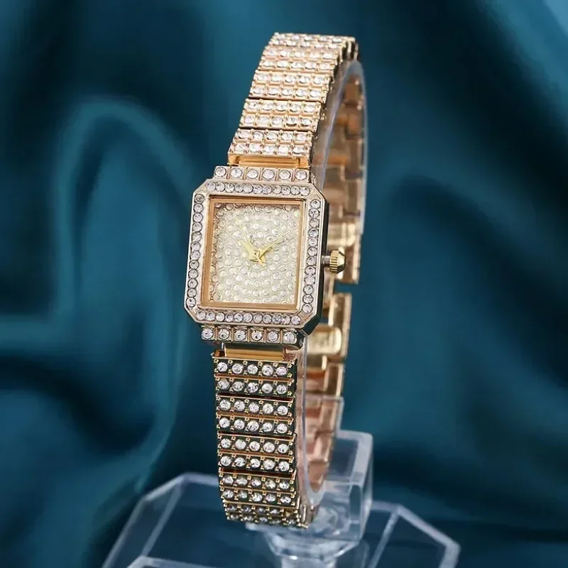 Женские часы с ремешком из сплава кварцевые квадратным циферблатом стильные