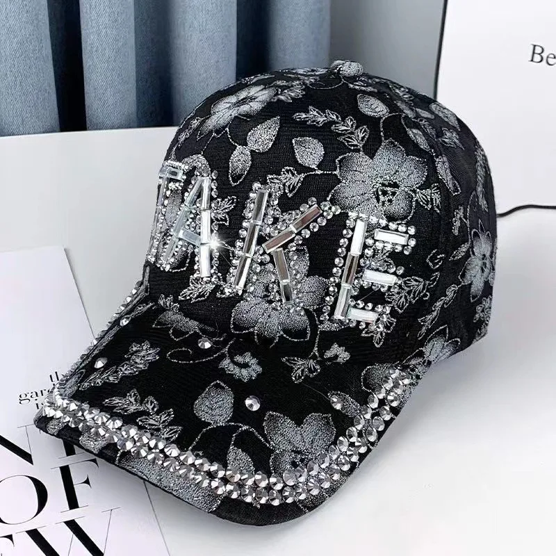 

2023 Fashion Designer Summer Baseball Cap for Women Hats Diamond SunHats Rhinestone Caps Kpop Outdoor Visors Hip Hop Gorras