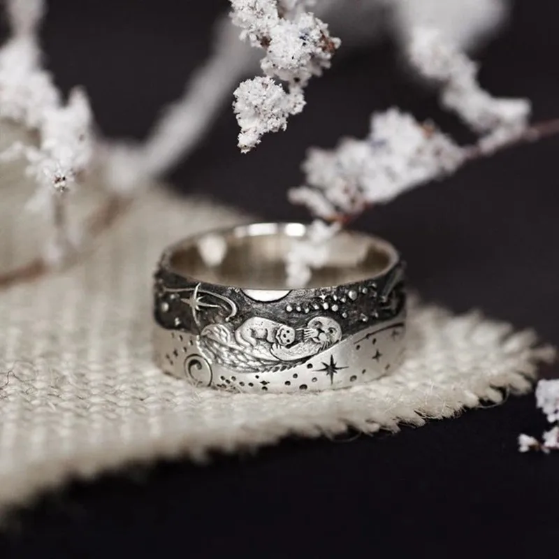 

Men's And Women's Same Ring Fashion Creative Marine Animal Otter Ring 2022 Latest Men's And Women's Jewelry Hot