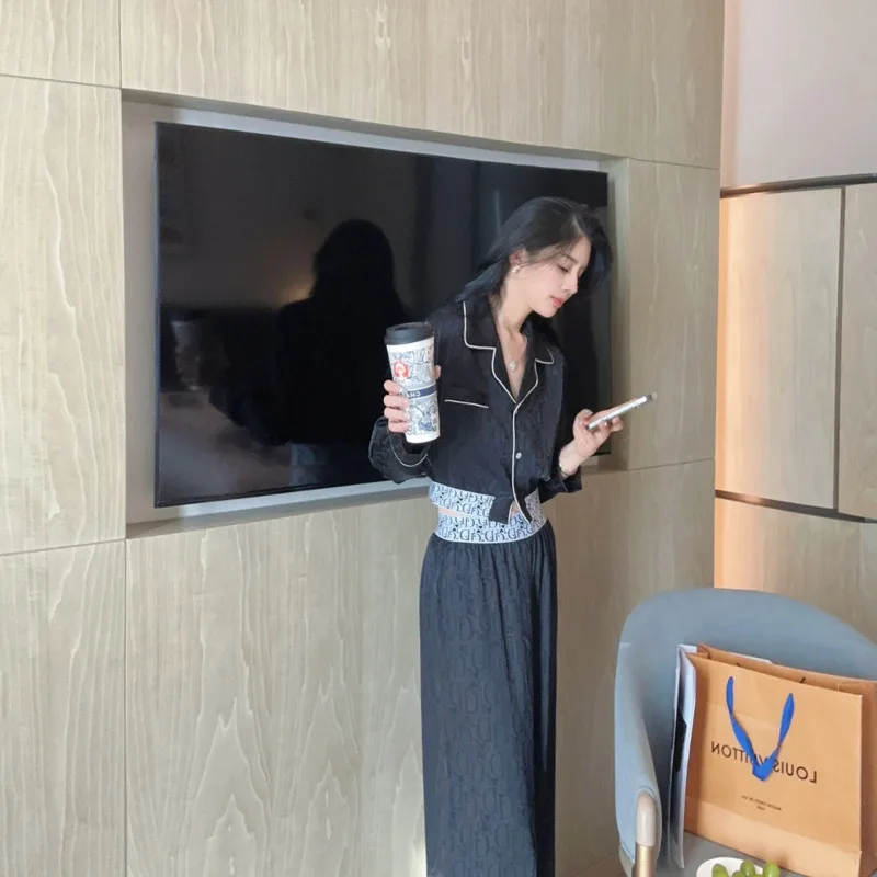 Осень 2024 ледяной шелк с длинным рукавом и пупком повседневный модный домашний