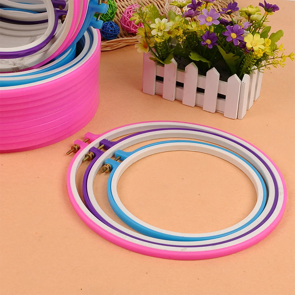 

Plastic Handy Cross Stitch Machine Embroidery Hoop Ring Bamboo Frame Embroidery Hoop Round Needlecraft Sewing Tools Random Color