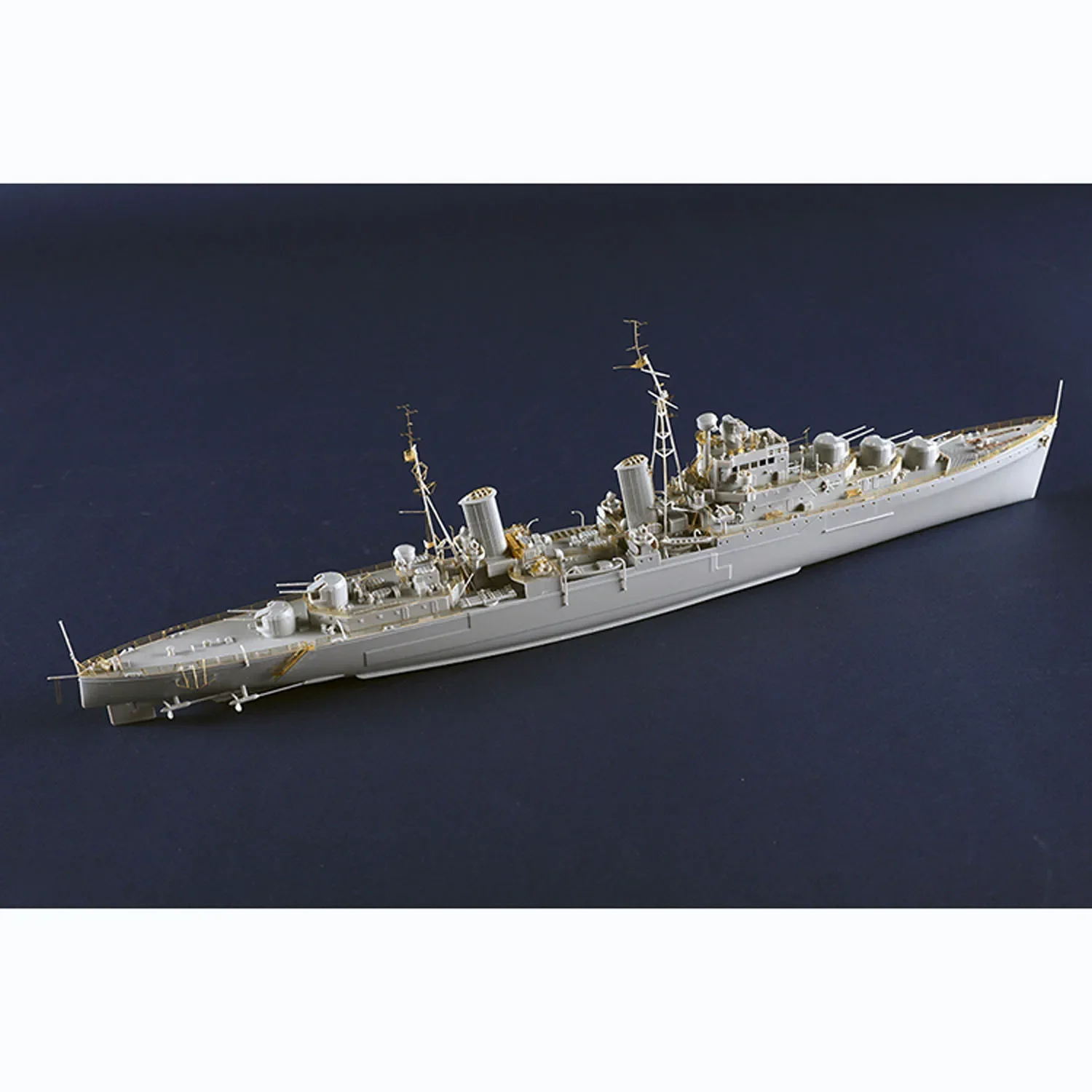 1/350 05366 Пластиковый трубач HMS Naiad Royal Navy Cruiser Статический дисплей Корабль