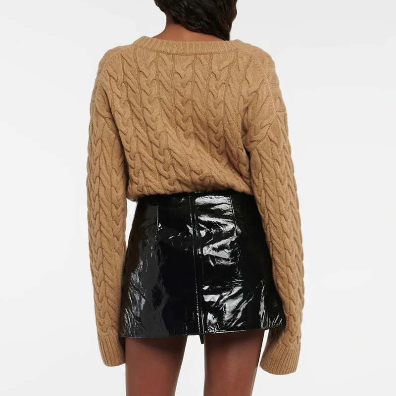 Рисунок 3 - Женская винтажная мини-юбка из натуральной кожи