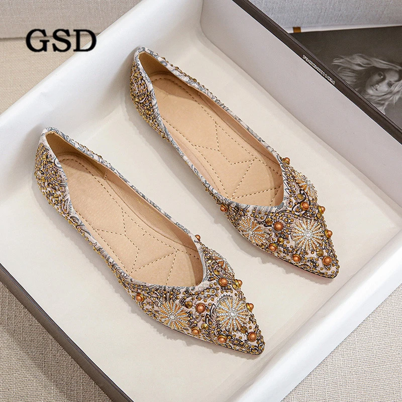 

Fashion Casual Flat Shoes Woman New Summer Rhinestone Rivets Comfortable Soft Soled Pointed Toe Shallow Large Size Women Shoes