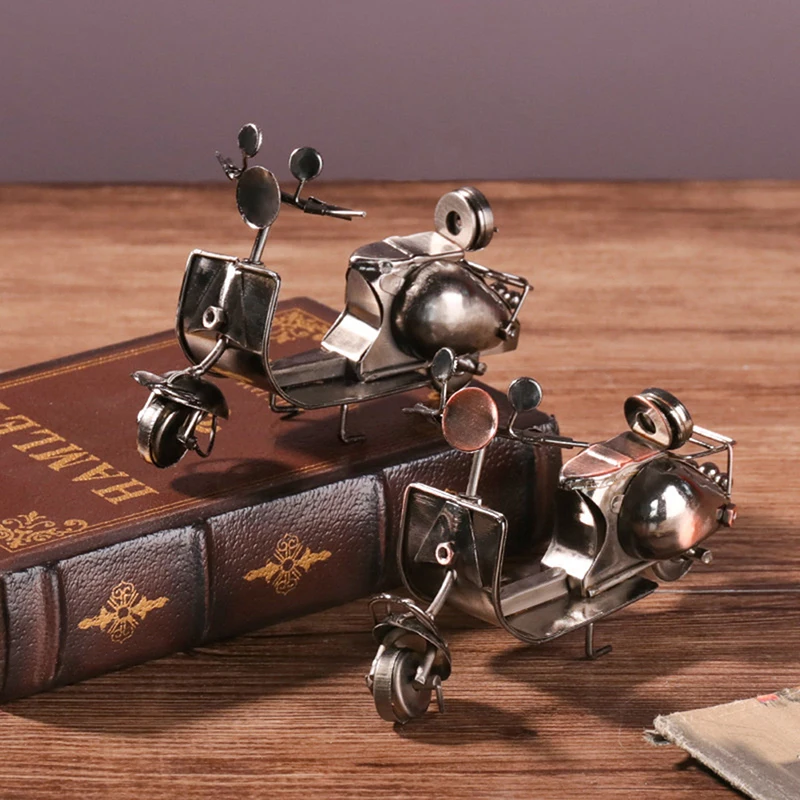

Handmade Iron Motorcycle Model Ornaments Retro Motor Figurine Iron Decoration Motorbike Prop Vintage Home Decor Props