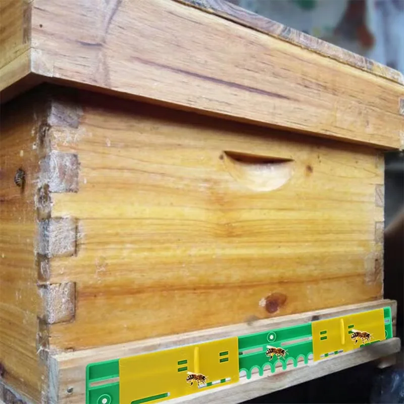 1PC Beekeeping Plastic Beehive Bee Box Door Anti-escape Hive Gate Sheet Nest Spacer Equipment Beekeeper Professional Tools (art.: 3920ca26cc962) - 3920ca26cc962